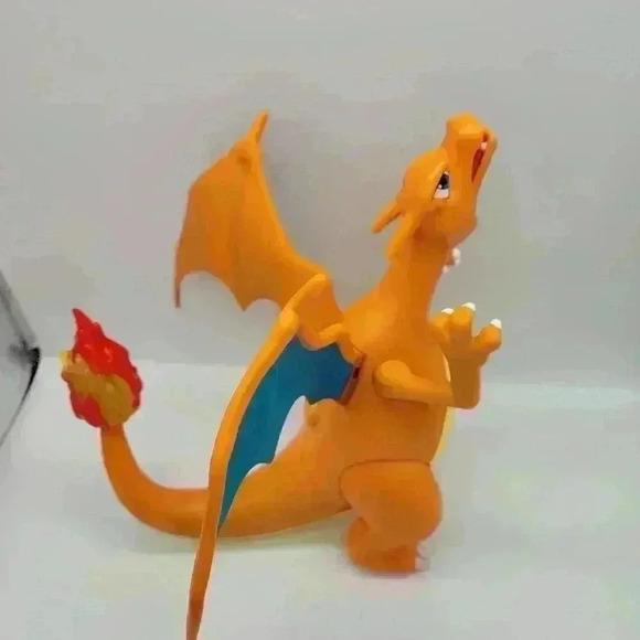 Pokemon Flame & Flight 2022 Deluxe Electronic Charizard Lights,Sounds & Motion - Picture 7 of 10